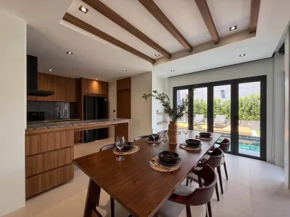 Современная вилла с 3 спальнями и бассейном в Patak Villa, Чалонг