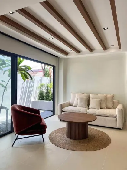 Современная вилла с 3 спальнями и бассейном в Patak Villa, Чалонг