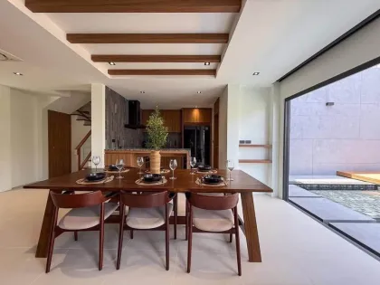 Современная вилла с 3 спальнями и бассейном в Patak Villa, Чалонг