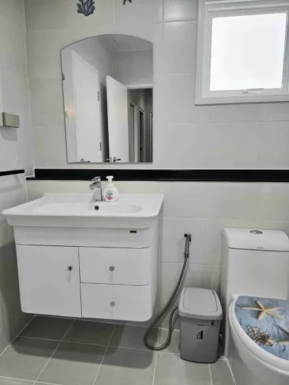 Casa adosada con 3 dormitorios y 2 baños en alquiler en Habitown Koh Kaew, Thalang