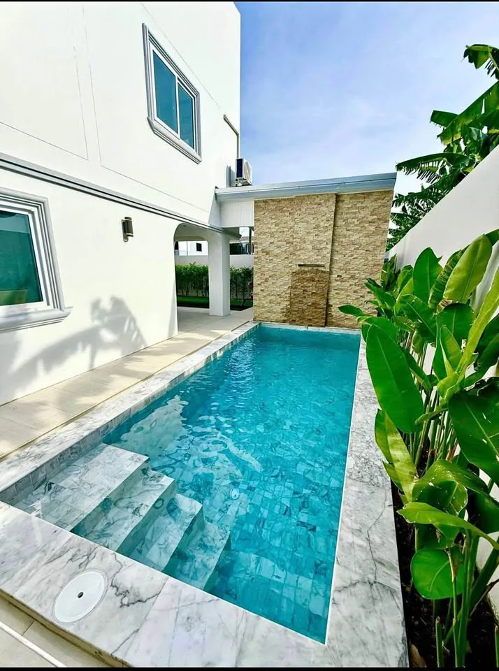 Villa neuve rénovée avec piscine 4 chambres à Rawai