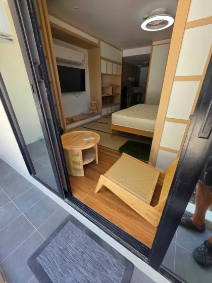 Студия с выходом к бассейну в Utopia Loft