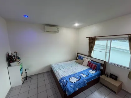 Casa espaciosa de 4 habitaciones en alquiler en Chalong cerca de BCIS