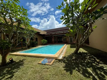 5-Bedroom Villa with Private Salt Water Pool in Chalong