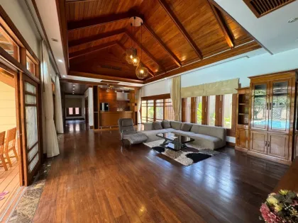 5-Bedroom Villa with Private Salt Water Pool in Chalong