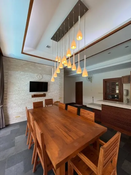5-Bedroom Villa with Private Salt Water Pool in Chalong