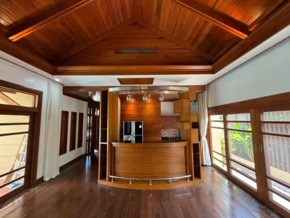 5-Bedroom Villa with Private Salt Water Pool in Chalong