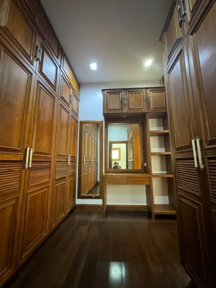 5-Bedroom Villa with Private Salt Water Pool in Chalong