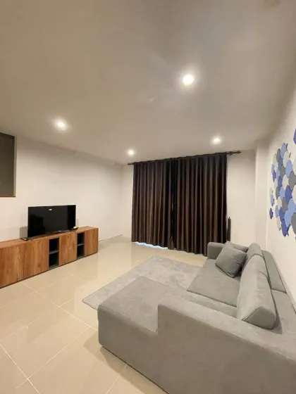 ทาวน์โฮม 3 ห้องนอนทันสมัยให้เช่าในสุปลัย เบลล่า ถลาง