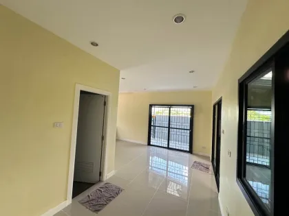 Golden Ville Thalang角落联排别墅出租