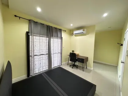 Golden Ville Thalang角落联排别墅出租