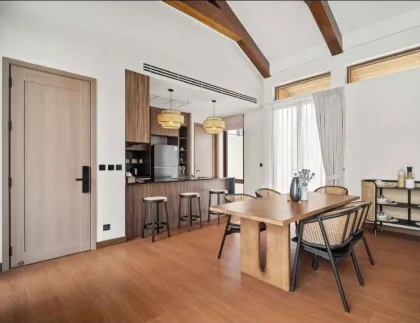 高档3卧室泳池别墅出租-塔朗区