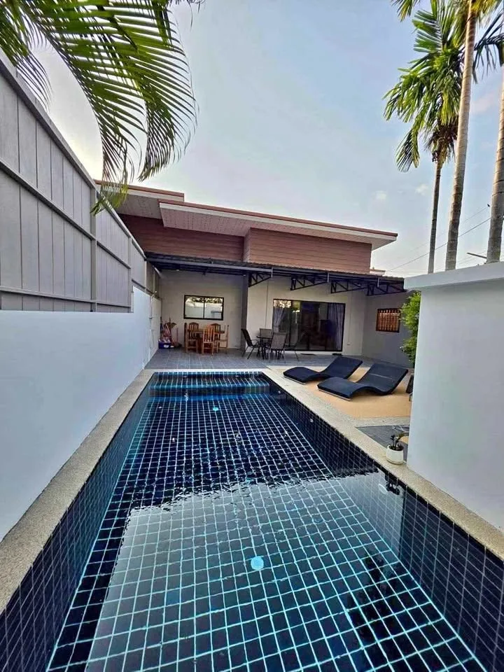 Villa 3 Chambres avec Piscine Privée à Louer à Patong