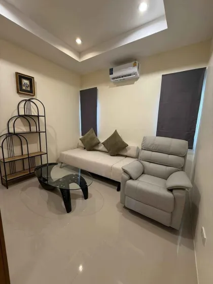 Villa de 3 habitaciones con piscina privada en alquiler en Thalang