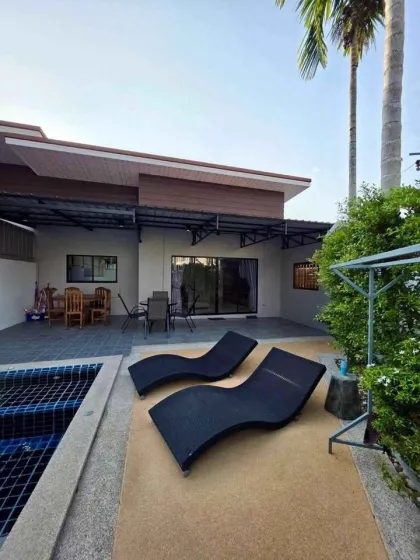 Villa de 3 habitaciones con piscina privada en alquiler en Thalang