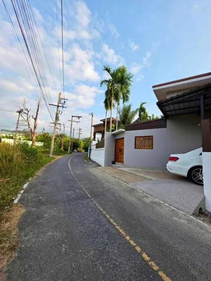 Villa de 3 habitaciones con piscina privada en alquiler en Thalang