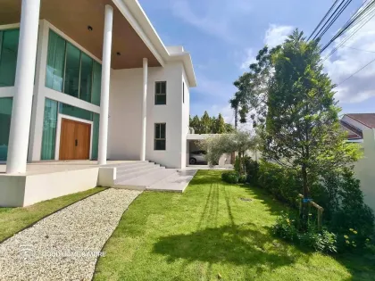 Neu renovierte 4-Zimmer-Villa zur Miete in Anuphas Golf Ville, Kathu