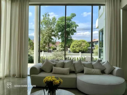 Neu renovierte 4-Zimmer-Villa zur Miete in Anuphas Golf Ville, Kathu