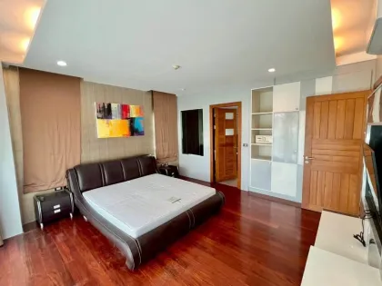 Luxury Lake View Condo for Rent at Chalong