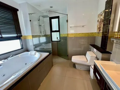 Luxury Lake View Condo for Rent at Chalong