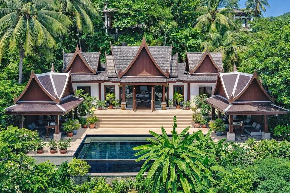 Роскошная вилла с 3 спальнями и видом на море на пляже Сурин