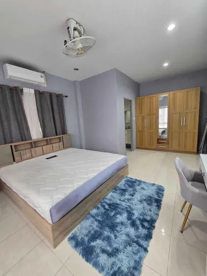 Villa de 3 habitaciones y 3 baños en alquiler cerca del Hospital Debuk, Phuket Town