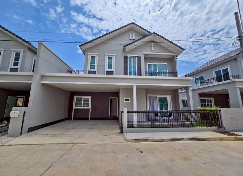 Modern 4-Bedroom House for Rent in Anasiri Paklok, Rawai