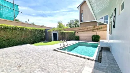 Private Poolvilla mit Blick auf den Großen Buddha in Chalong