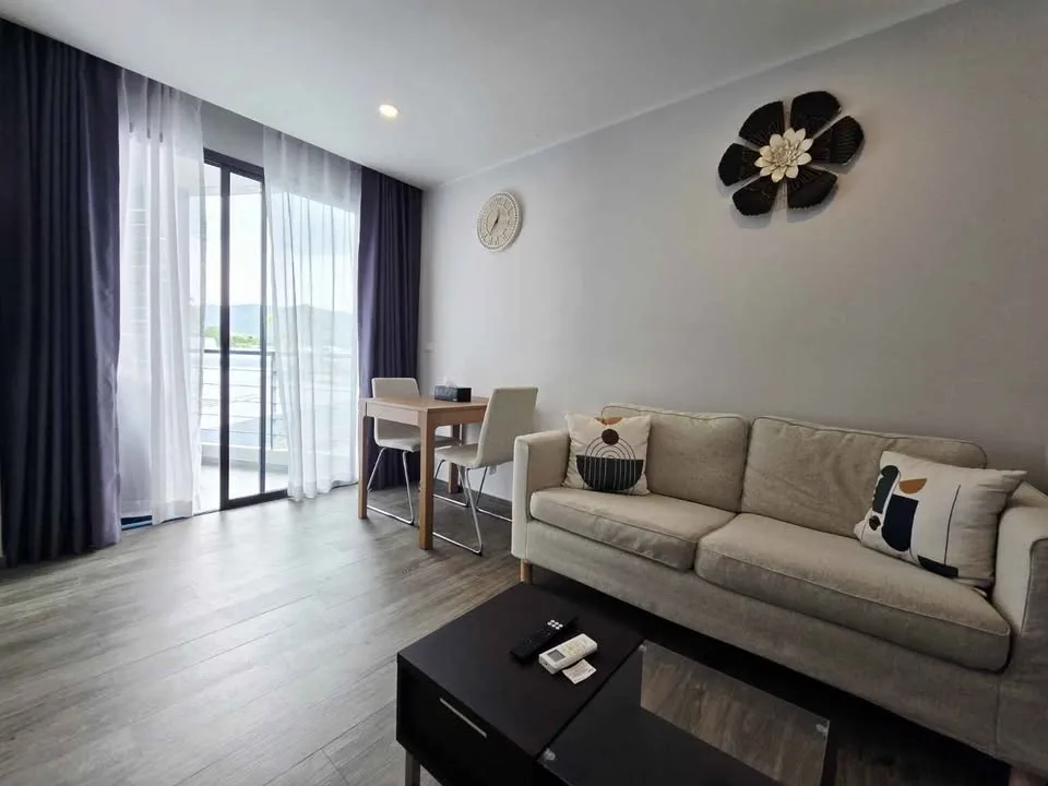 คอนโด 1 ห้องนอน น่ารักใน Noon Village The Tower II, ฉลอง