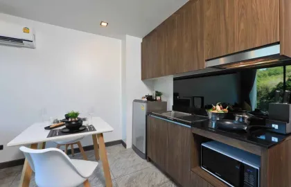 Apartamento Loft Moderno de 1 Habitación en Utopia Naiharn Rawai