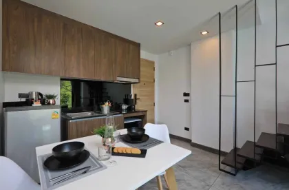 Apartamento Loft Moderno de 1 Habitación en Utopia Naiharn Rawai