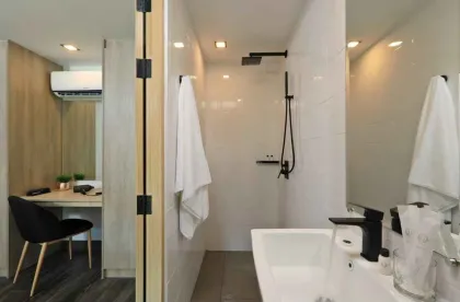Apartamento Loft Moderno de 1 Habitación en Utopia Naiharn Rawai