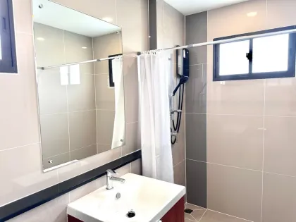 Villa 4 Chambres et 3 Salles de Bain à Louer à The Plant Thalang