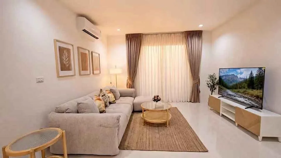Casa adosada de 3 habitaciones y 3 baños en alquiler cerca de Robinson Thalang