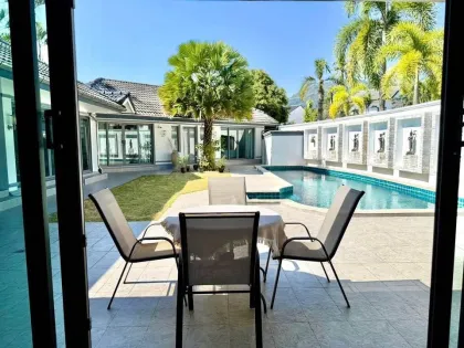 Private Courtyard Pool Villa near Loch Palm Golf Club