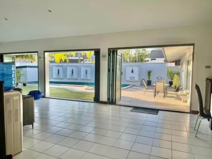 Private Courtyard Pool Villa near Loch Palm Golf Club