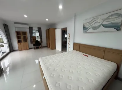 3 Bedroom 2 Bathroom Villa in Land & House Chalong