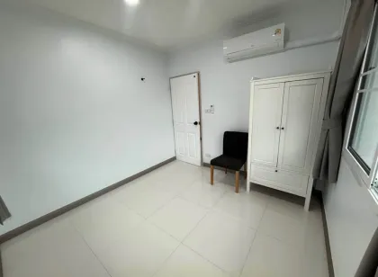 3 Bedroom 2 Bathroom Villa in Land & House Chalong