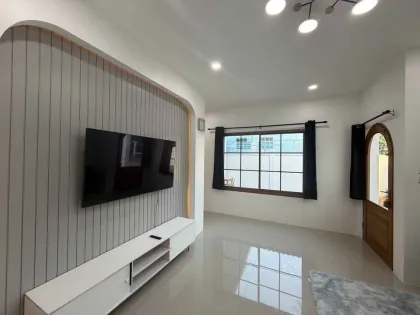 3-Bedroom, 2-Bathroom Villa for Rent in Phuket Villa California, Wichit