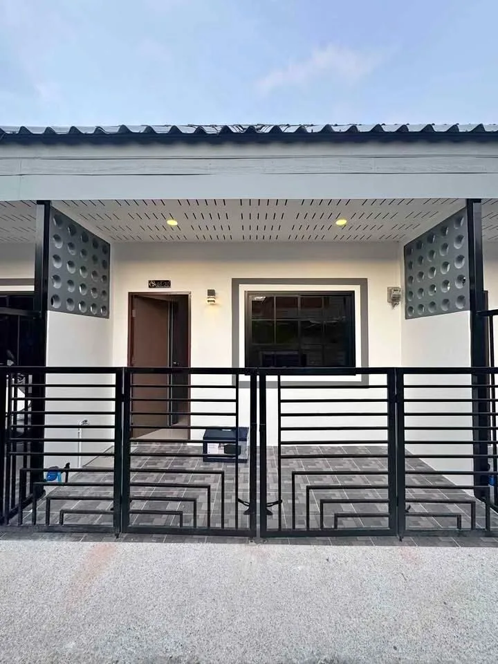 Neu renoviertes 1-Schlafzimmer-Townhouse in Koh Kaew, Phuket