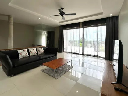 Villa privée avec piscine 4 chambres 4 salles de bain à louer à Chalong