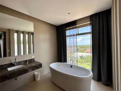 Villa privée avec piscine 4 chambres 4 salles de bain à louer à Chalong