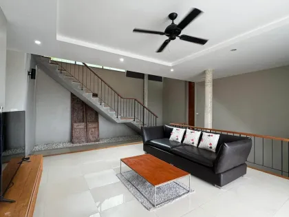Villa privée avec piscine 4 chambres 4 salles de bain à louer à Chalong
