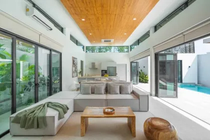 4-Bedroom Pool Villa with Rooftop Lake View near Layan Beach