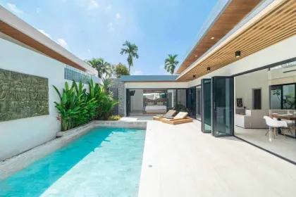 4-Bedroom Pool Villa with Rooftop Lake View near Layan Beach