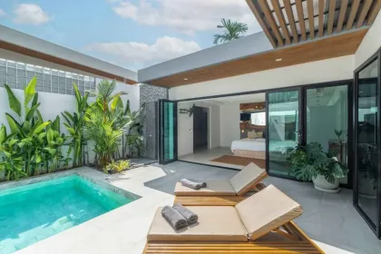 4-Bedroom Pool Villa with Rooftop Lake View near Layan Beach