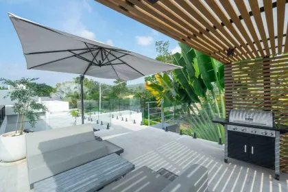 4-Bedroom Pool Villa with Rooftop Lake View near Layan Beach