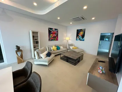 Просторная вилла с 4 спальнями и приватным бассейном в Baan Chalong Residences