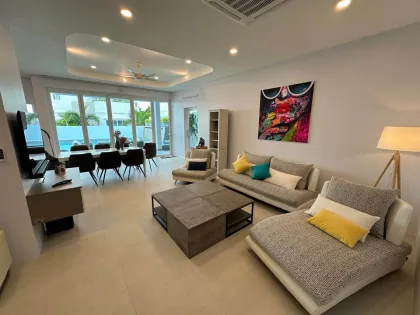 Просторная вилла с 4 спальнями и приватным бассейном в Baan Chalong Residences
