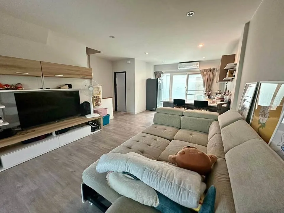 3 Schlafzimmer 2 Badezimmer Stadthaus zur Miete in Thalang